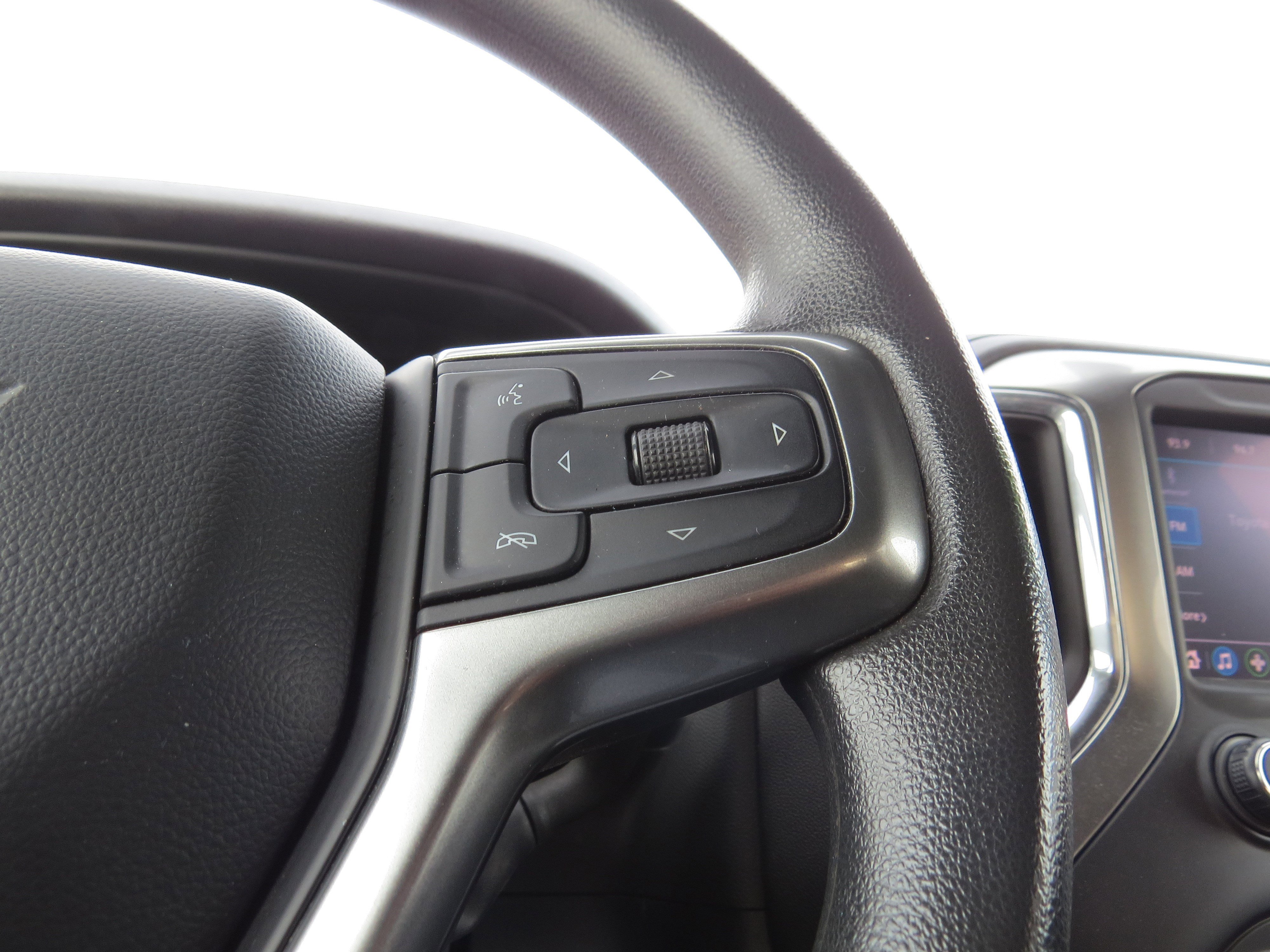 Used 2020 Chevrolet Silverado 1500 LT image 19