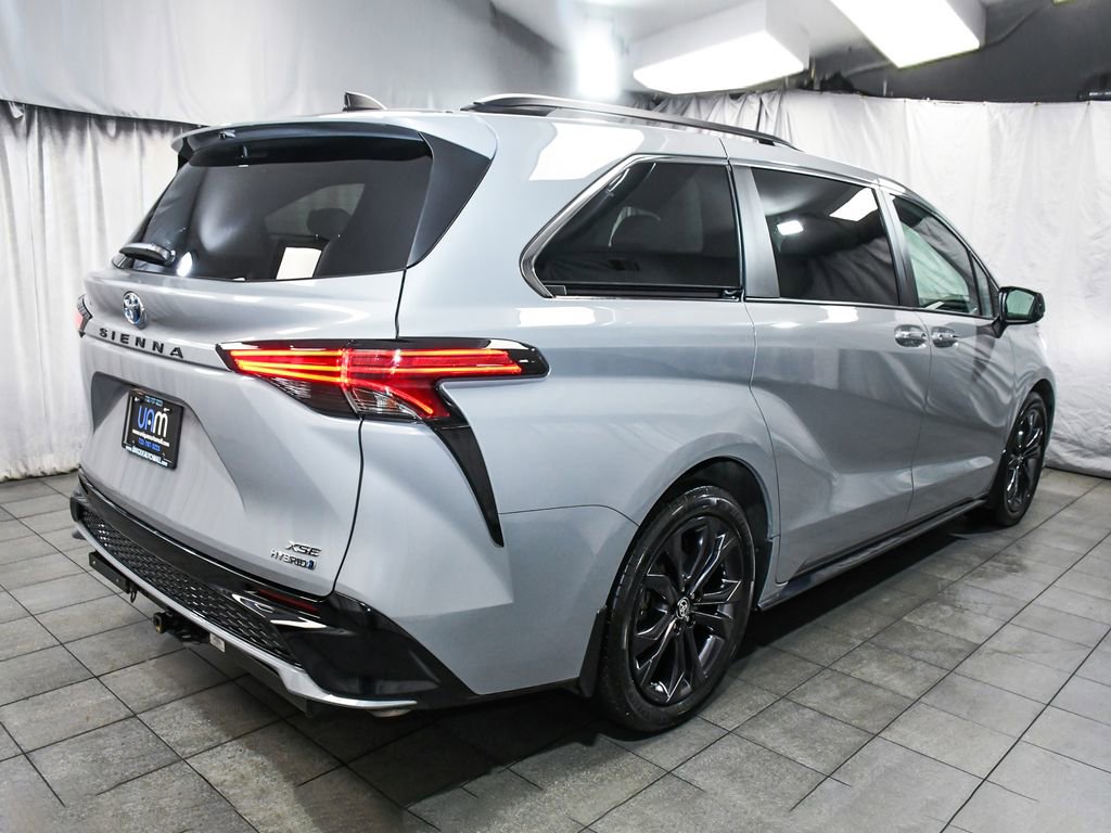 Used 2024 Toyota Sienna XSE image 6