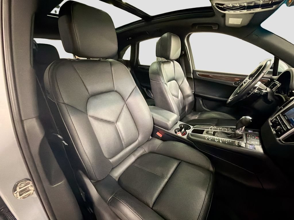 Certified 2015 Porsche Macan S AWD/4WD image 30