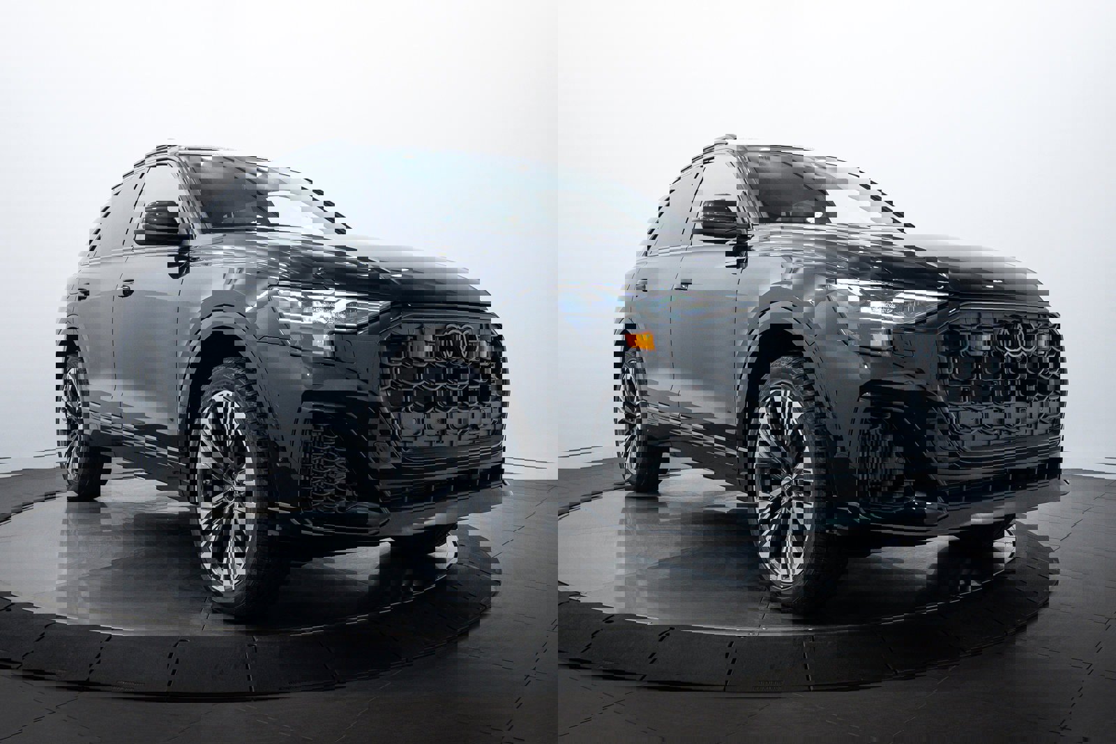 New 2025 Audi Q8 Premium Plus image 2