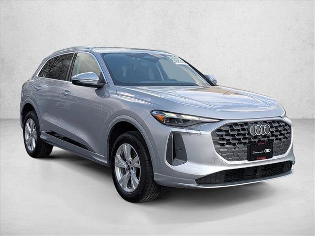 Certified 2025 Audi Q5 Premium w/ Convenience Package AWD/4WD image 3