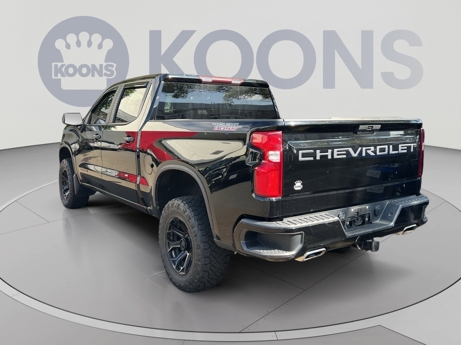 Used 2019 Chevrolet Silverado 1500 LT Trail Boss w/ Convenience Package AWD/4WD image 4