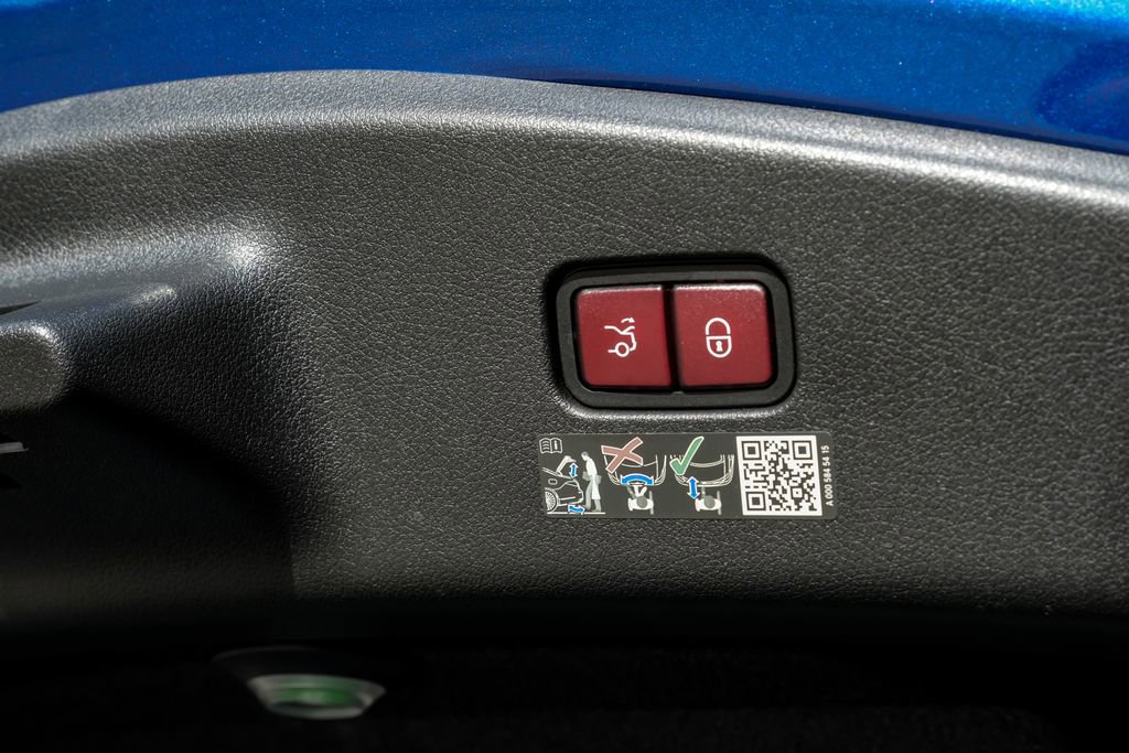Used 2024 Mercedes-Benz CLE 300 4MATIC Coupe image 38