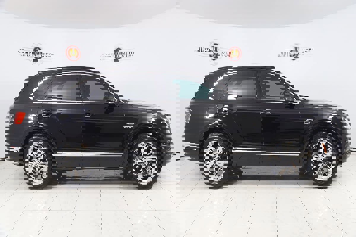 Used 2019 Bentley Bentayga image 2