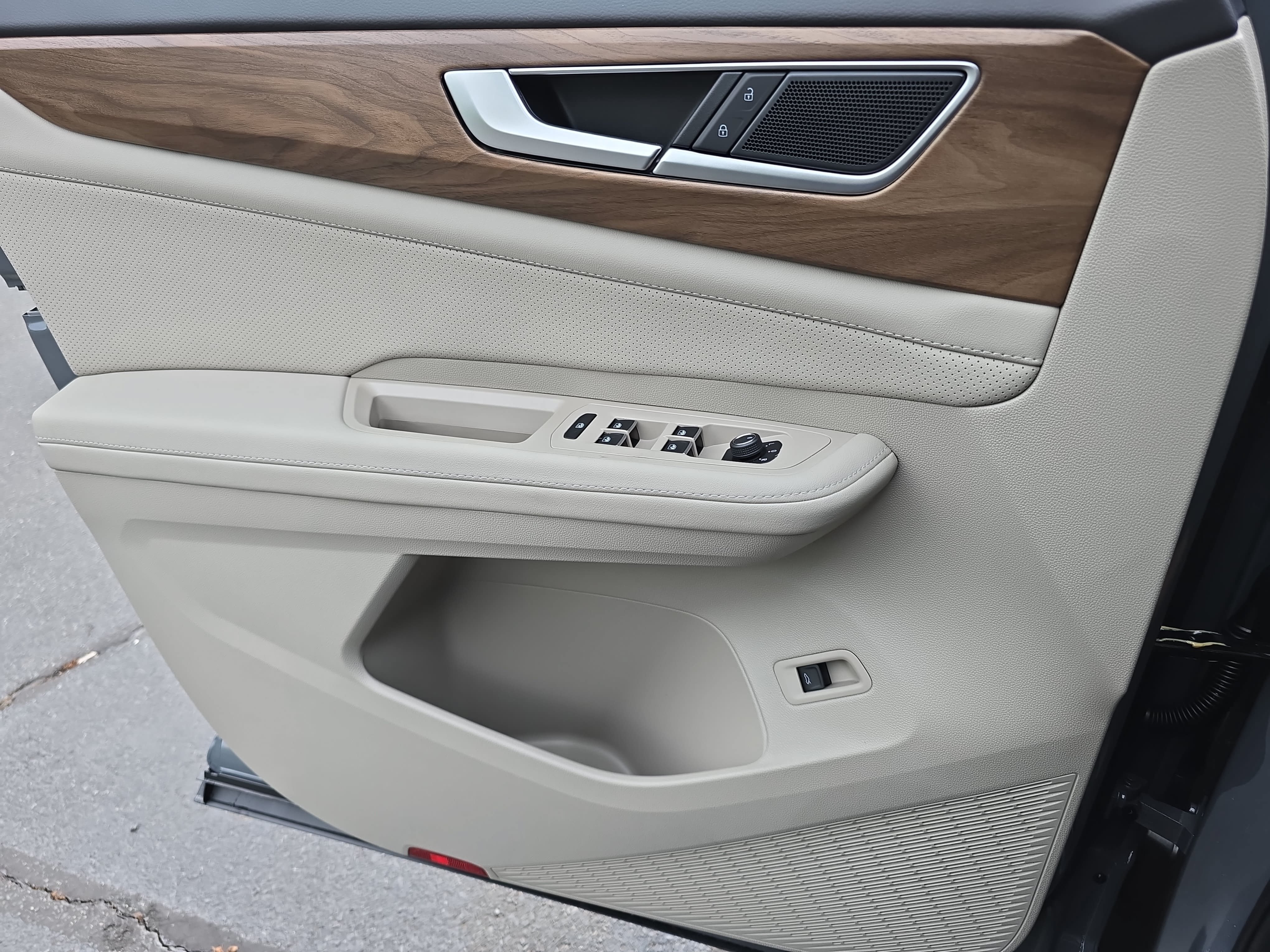 New 2026 Volkswagen Atlas SE FWD image 29