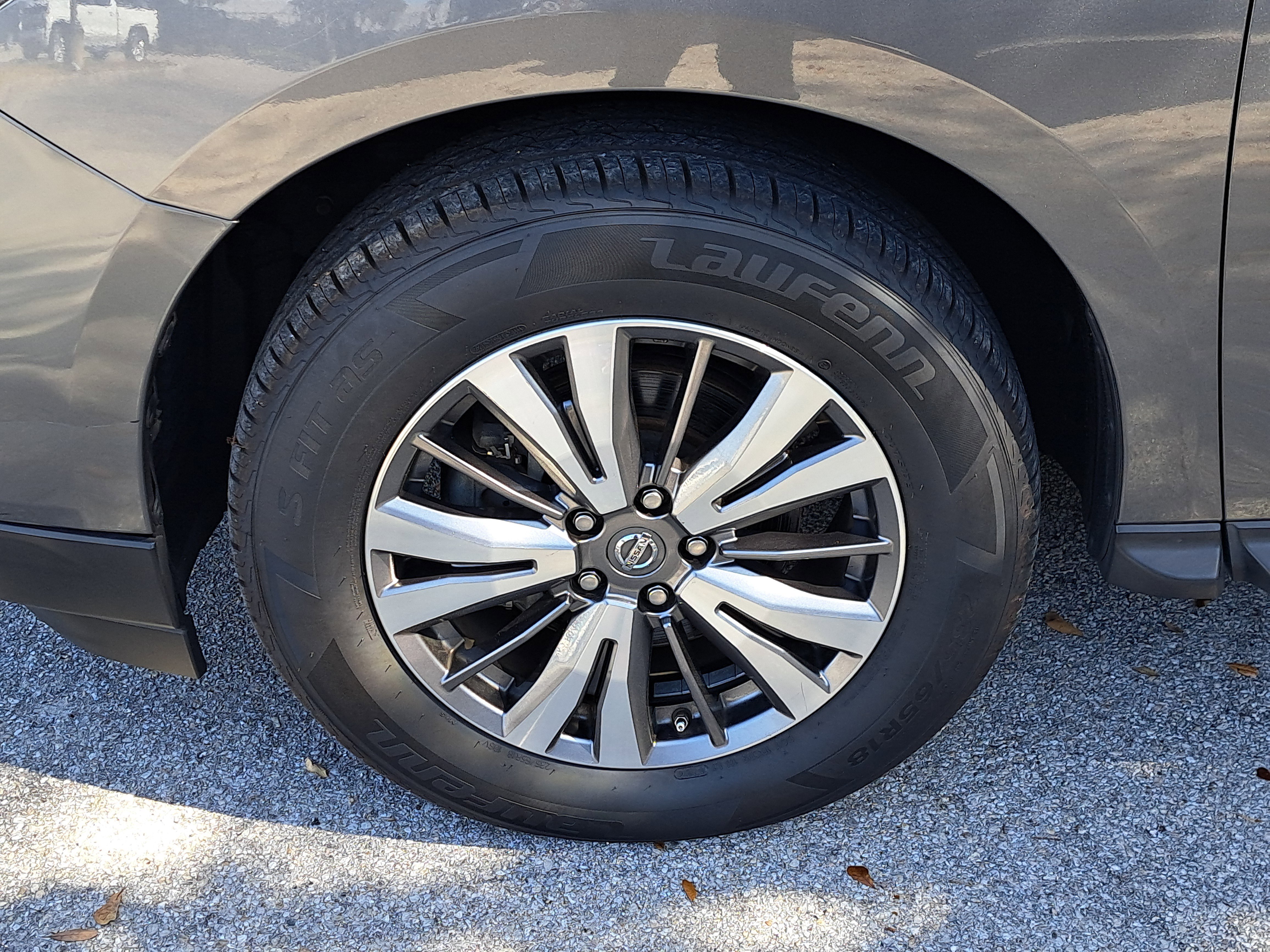 Used 2018 Nissan Pathfinder SV image 5