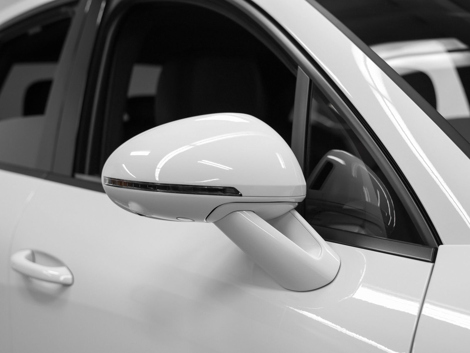 Certified 2026 Porsche Macan image 14