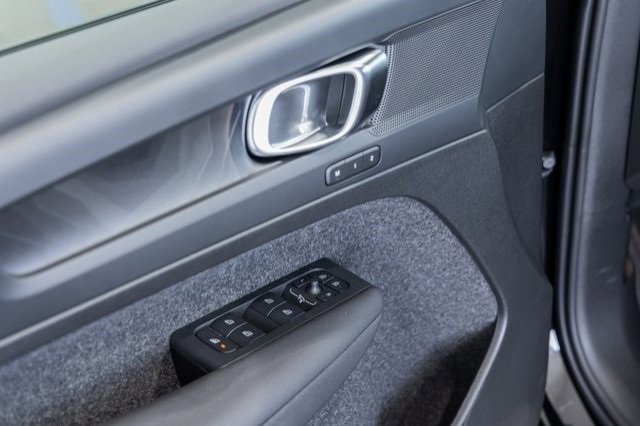 New 2025 Volvo EX40 Core w/ Climate Package image 9