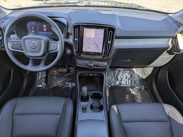 Used 2025 Volvo XC40 B5 Core w/ Protection Package Premier image 20