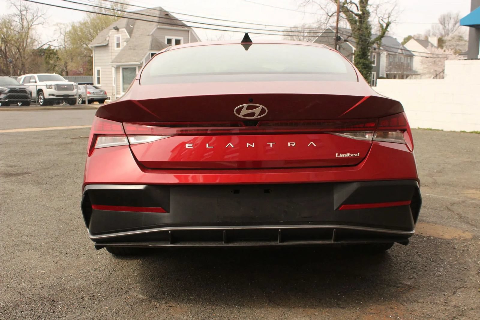 Used 2025 Hyundai Elantra Limited FWD image 8