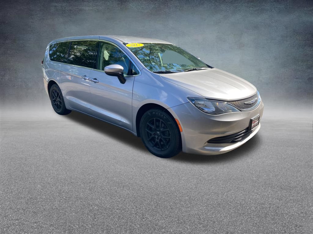 Used 2017 Chrysler Pacifica Touring FWD image 10