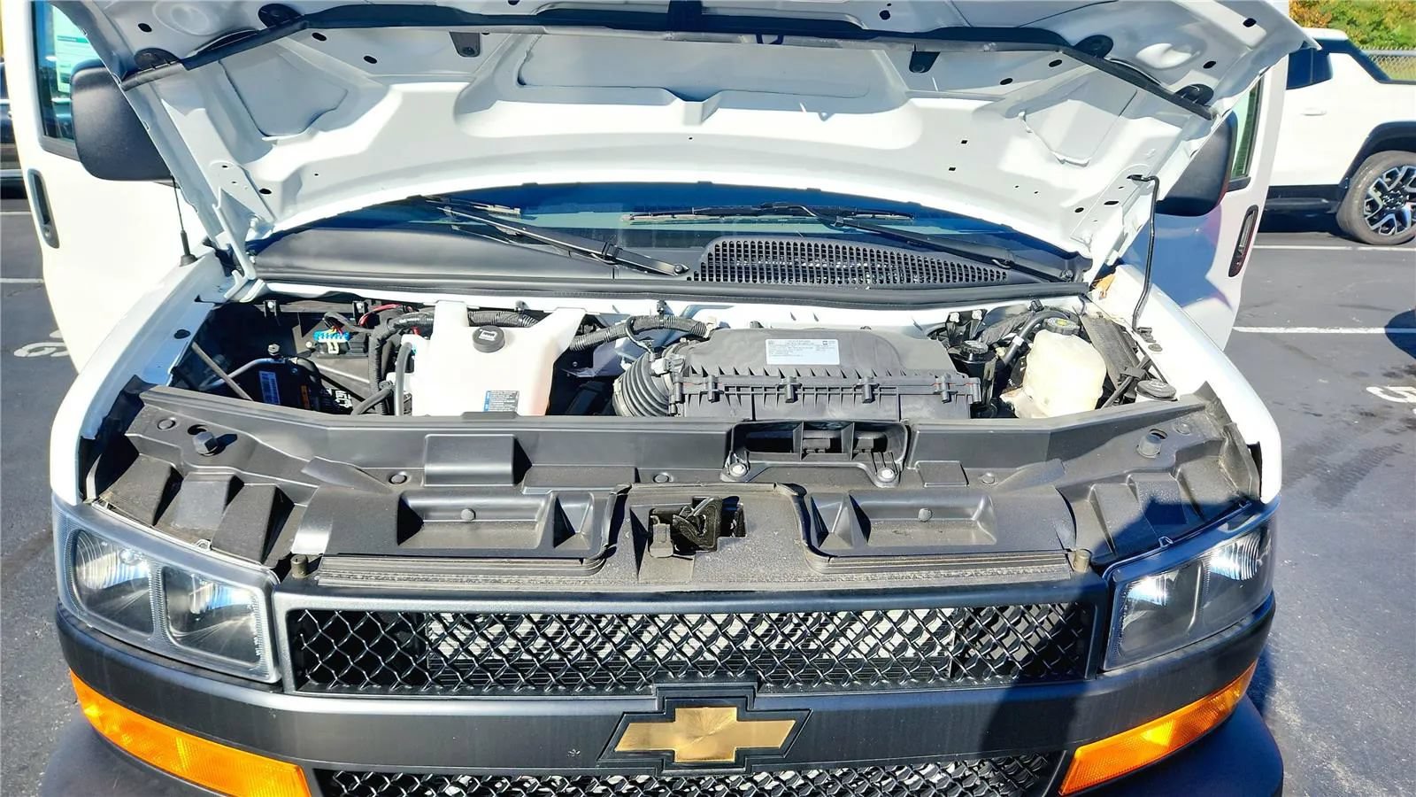 New 2025 Chevrolet Express 2500 Extended w/ Driver Convenience Package RWD image 9