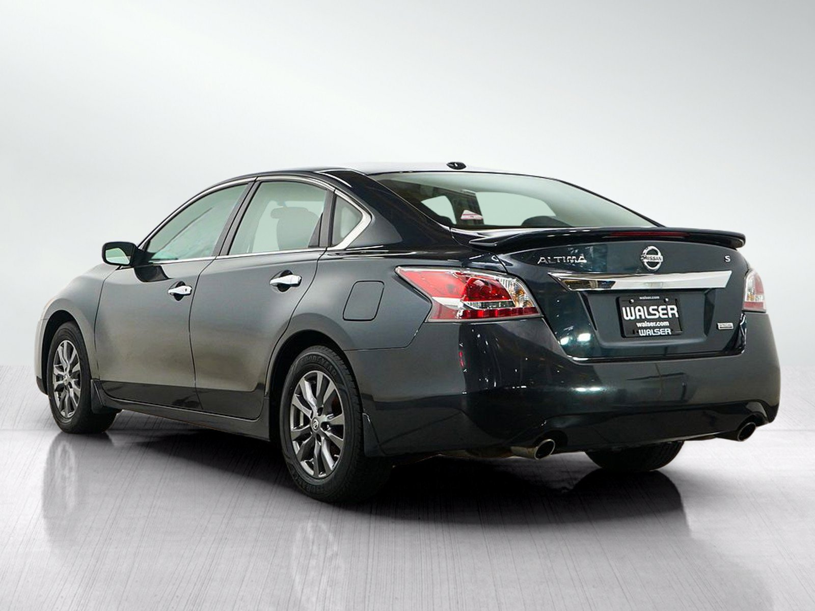 Used 2015 Nissan Altima 2.5 S w/ Special Edition Package FWD image 3