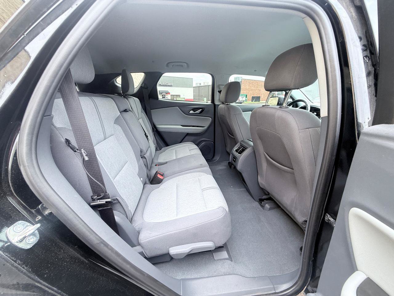 Used 2019 Chevrolet Blazer LT FWD image 12