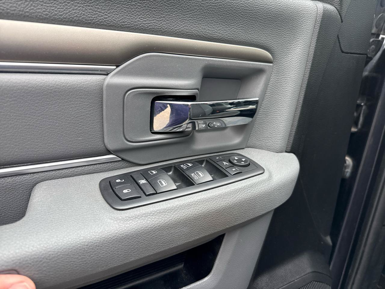 Used 2017 RAM 1500 Big Horn AWD/4WD image 4