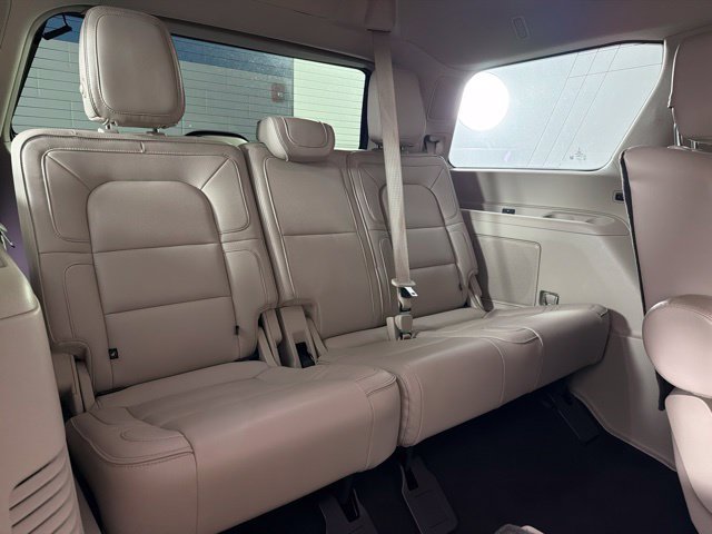 Used 2018 Lincoln Navigator Reserve w/ Technology Package AWD/4WD image 38