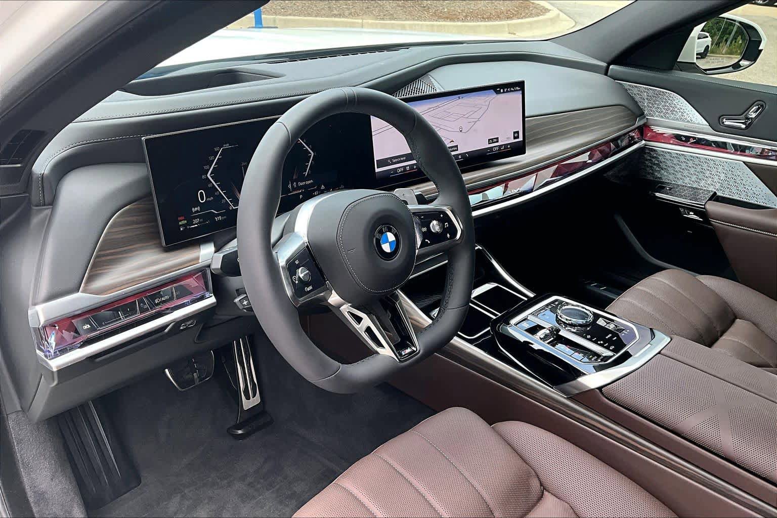 Used 2025 BMW 760i xDrive w/ Executive Package AWD/4WD image 17