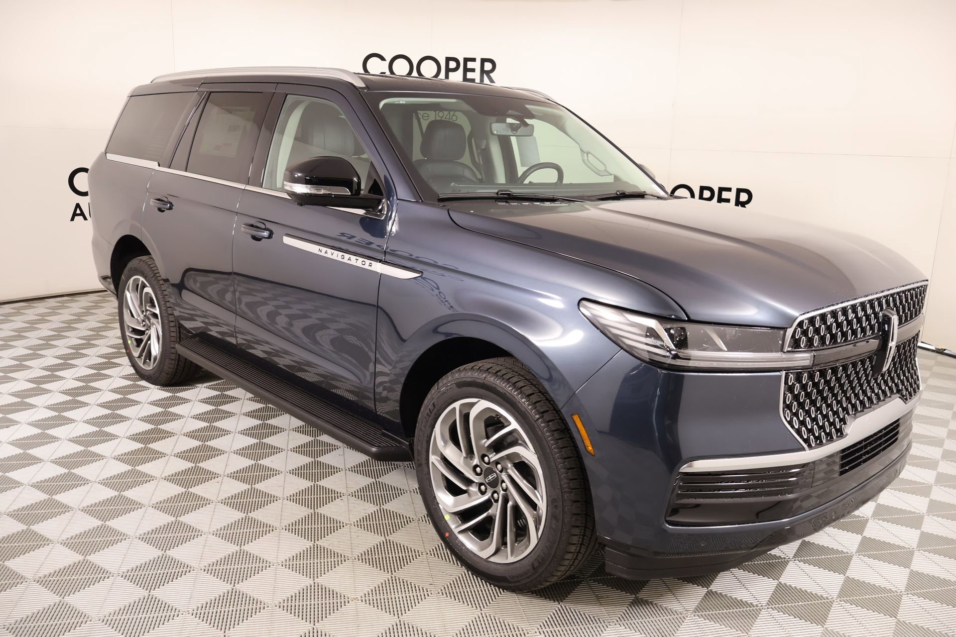 New 2026 Lincoln Navigator Premiere image 1