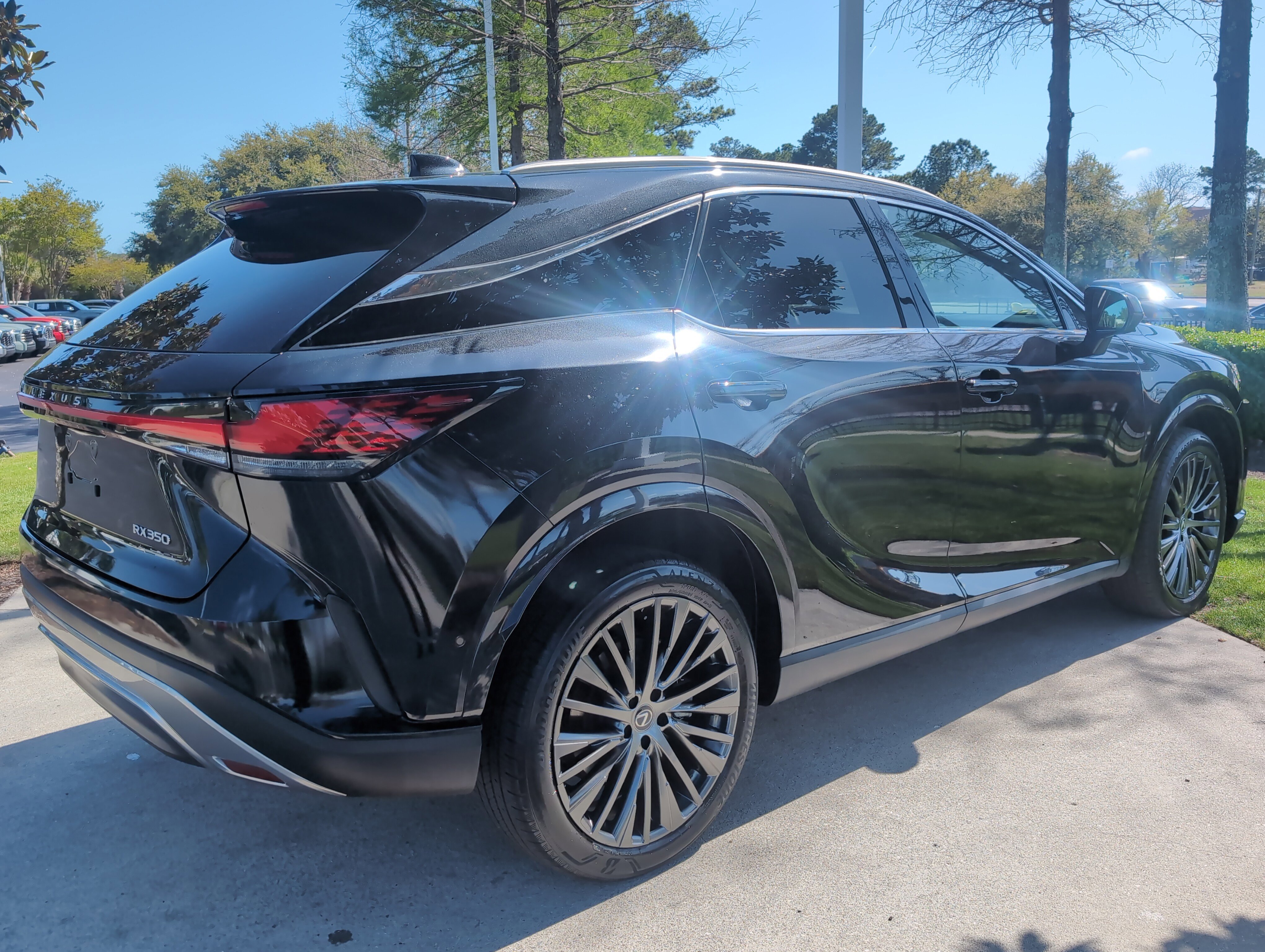 Used 2023 Lexus RX 350 FWD w/ Cold Area Package image 10