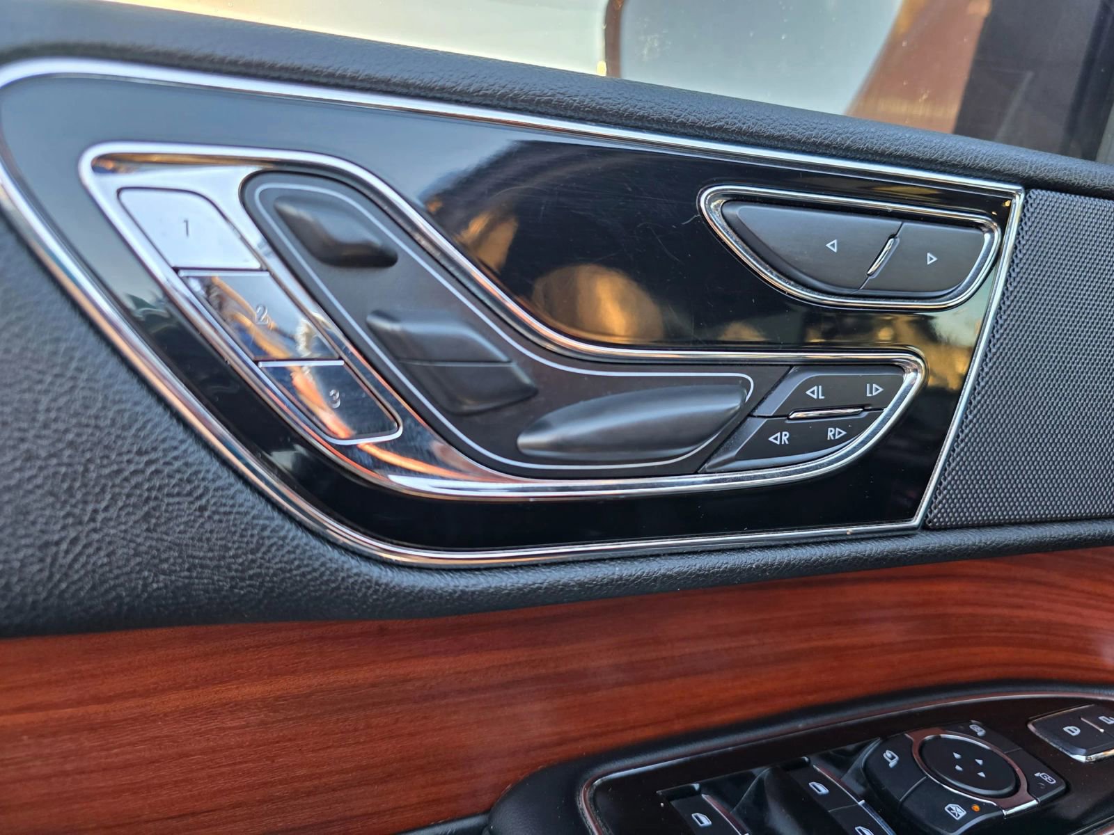 Used 2020 Lincoln Navigator L Reserve image 35