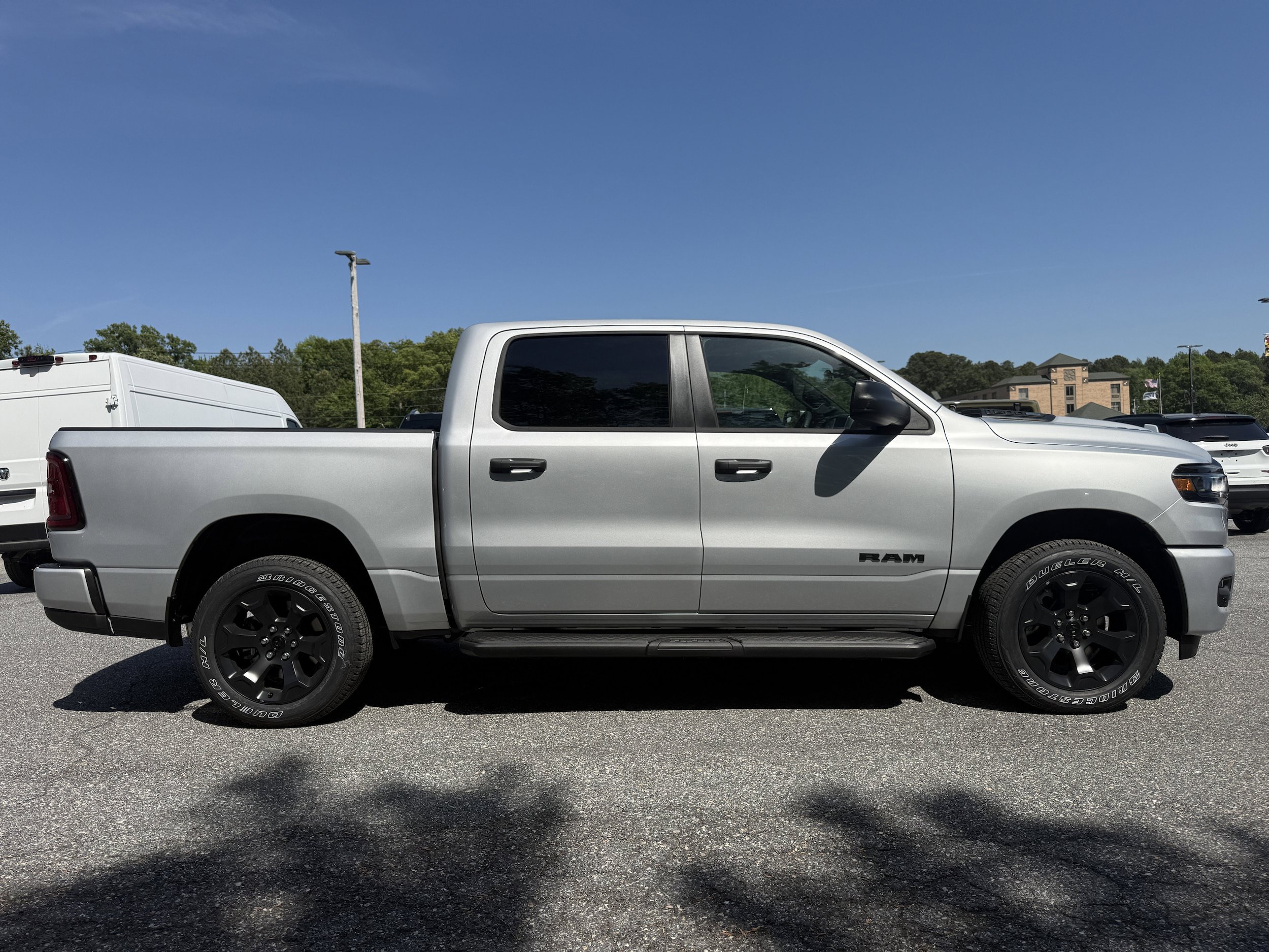 New 2026 RAM 1500 Express AWD/4WD image 9