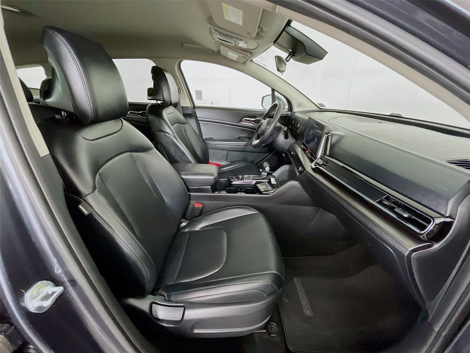 Used 2023 Kia Sportage EX FWD image 31