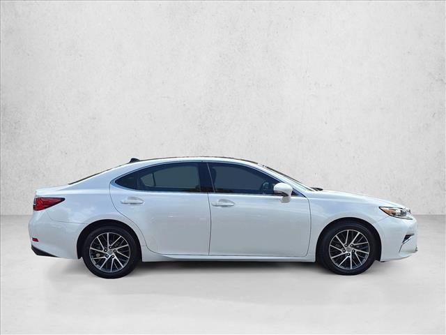 Used 2016 Lexus ES 350 w/ Navigation System Package FWD image 4