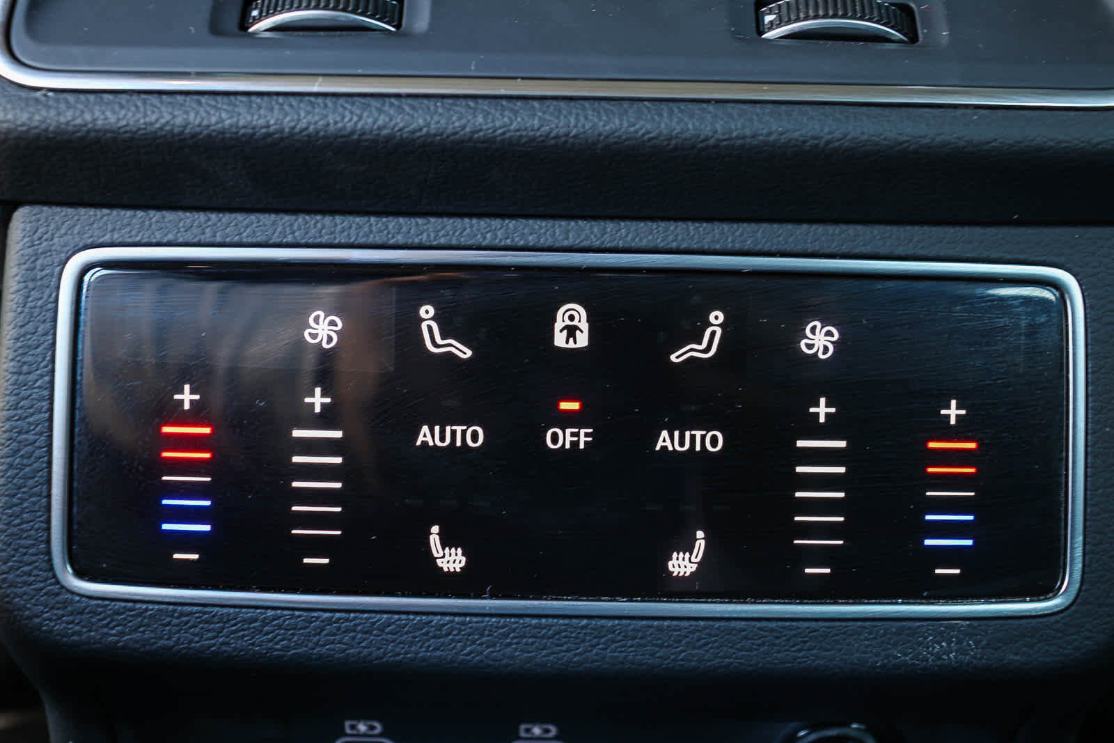 Used 2025 Audi RS 6 performance w/ Matte Carbon Package image 25