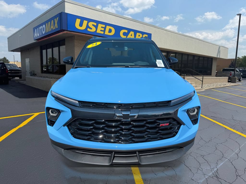 Used 2024 Chevrolet TrailBlazer RS w/ Convenience Package AWD/4WD image 3