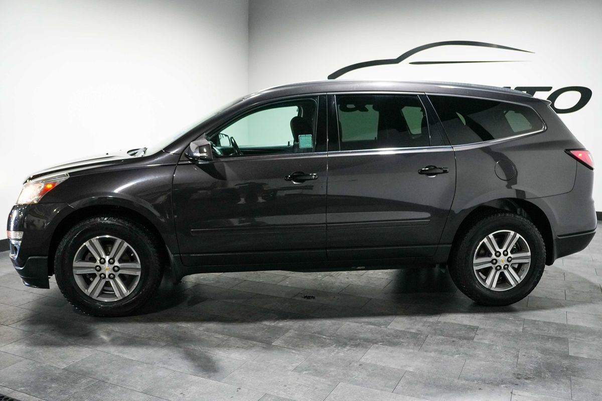 Used 2015 Chevrolet Traverse LT image 3