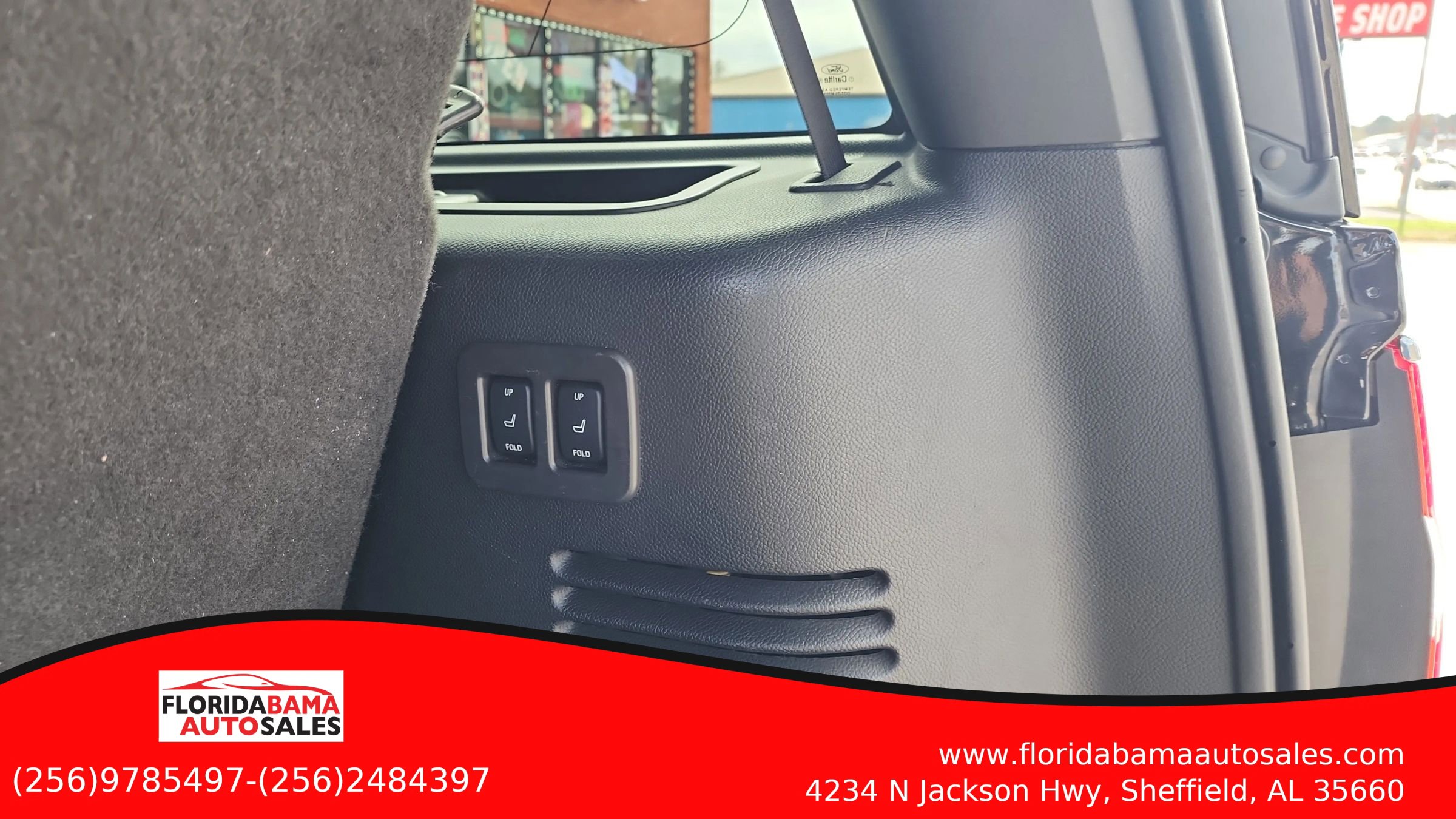 Used 2011 Lincoln Navigator Sport Utility 4D image 19