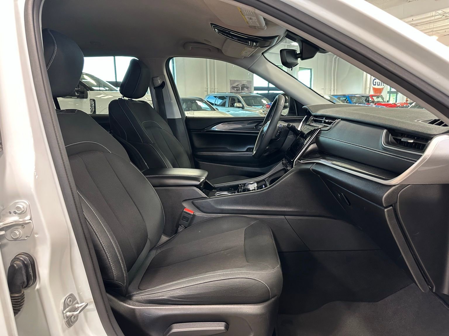Used 2023 Jeep Grand Cherokee L Laredo AWD/4WD image 43
