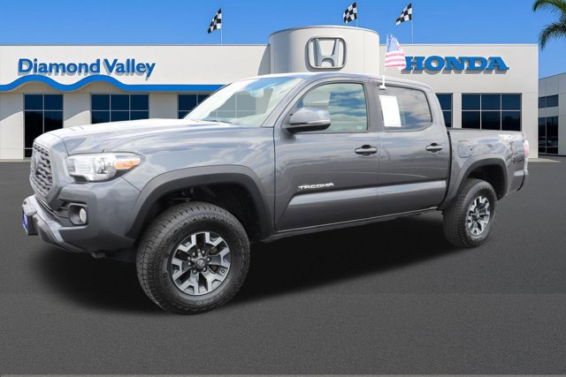 Used 2023 Toyota Tacoma TRD Off-Road w/ Technology Package AWD/4WD image 3