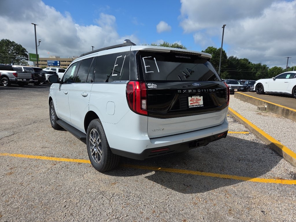 New 2026 Ford Expedition Active RWD image 7