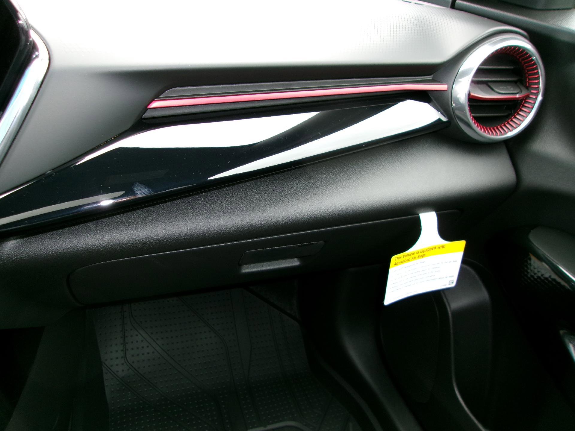 New 2026 Chevrolet Trax RS w/ Sunroof Package image 20