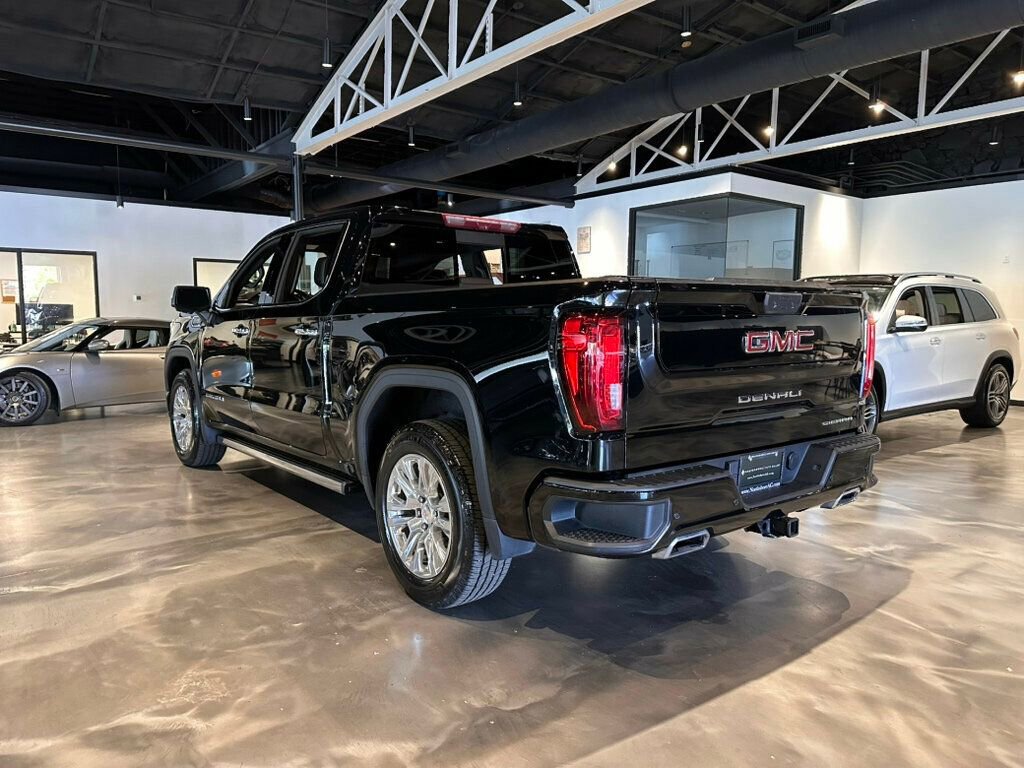 Used 2022 GMC Sierra 1500 Denali w/ Technology Package AWD/4WD image 3