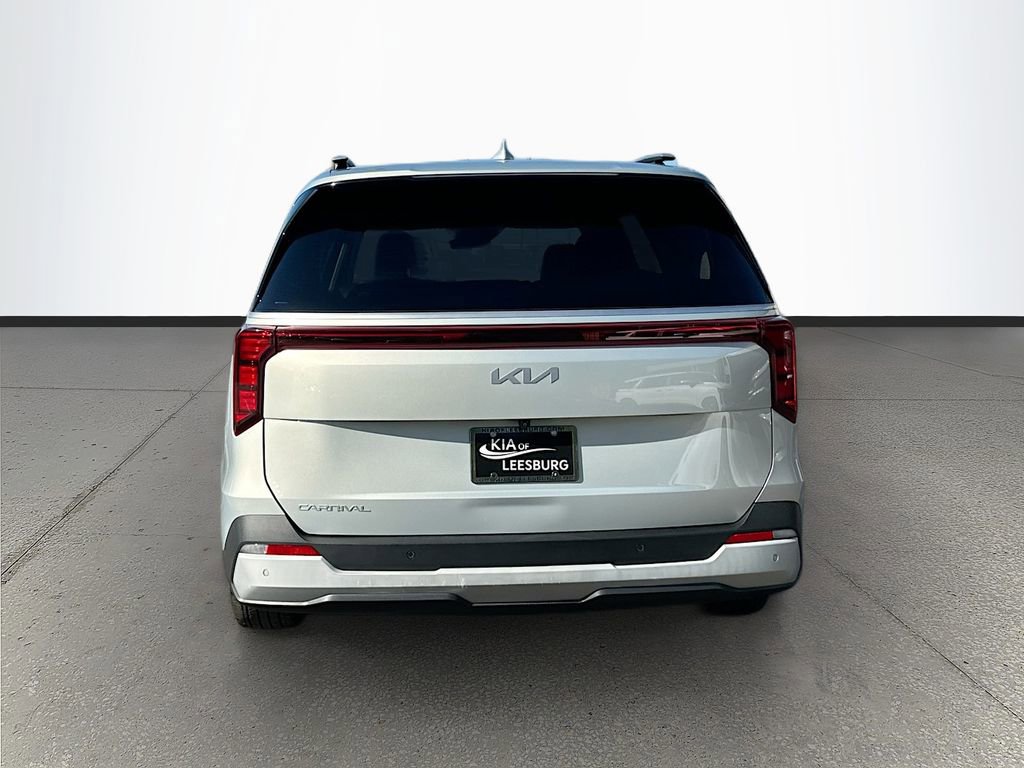 Used 2025 Kia Carnival EX FWD image 6