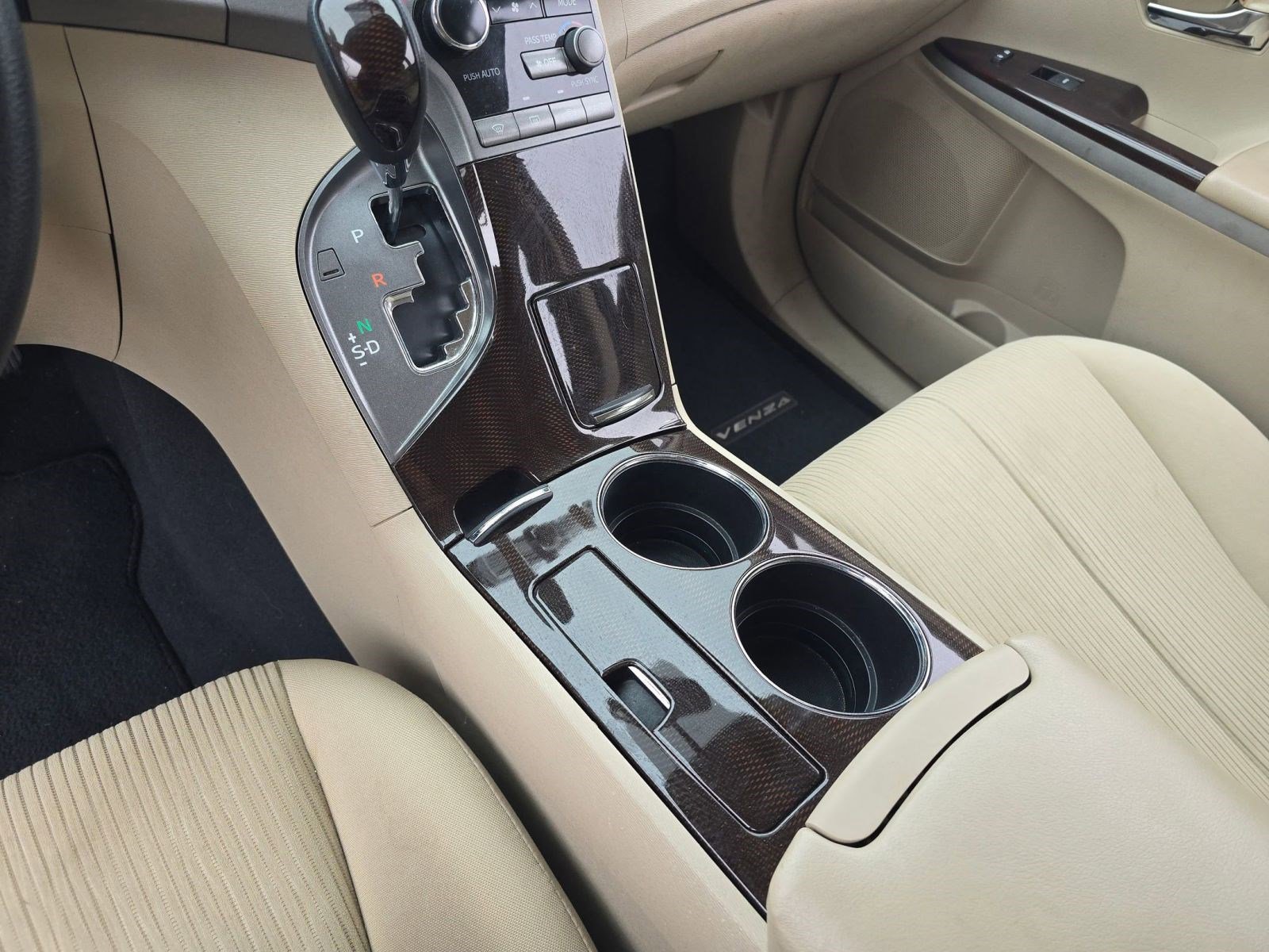 Used 2009 Toyota Venza image 23