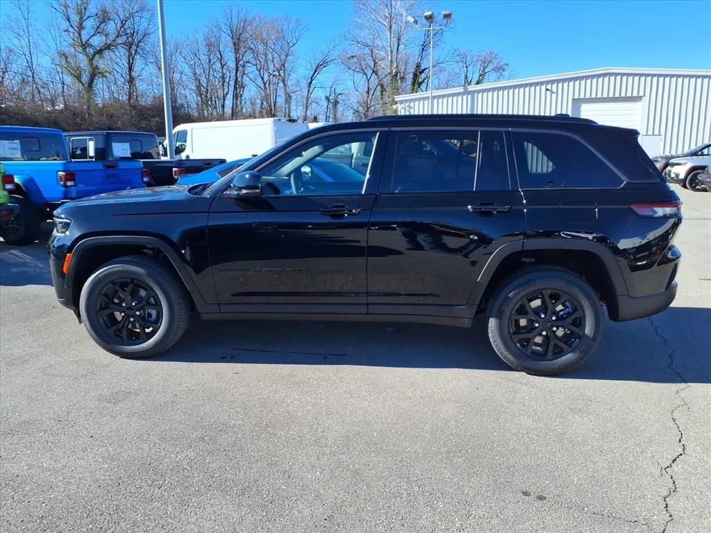 New 2026 Jeep Grand Cherokee Altitude image 7