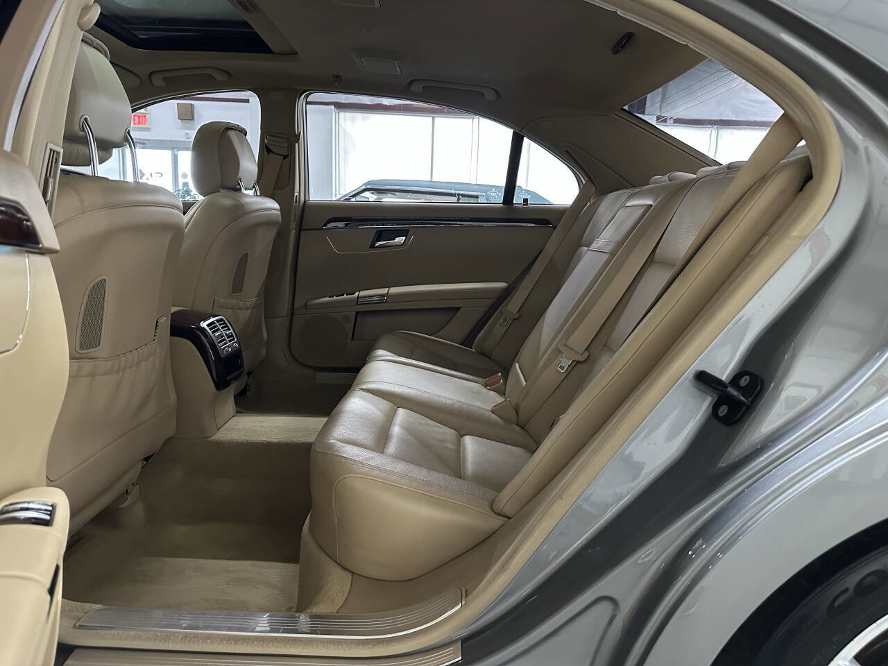 Used 2011 Mercedes-Benz S 550 4MATIC image 13