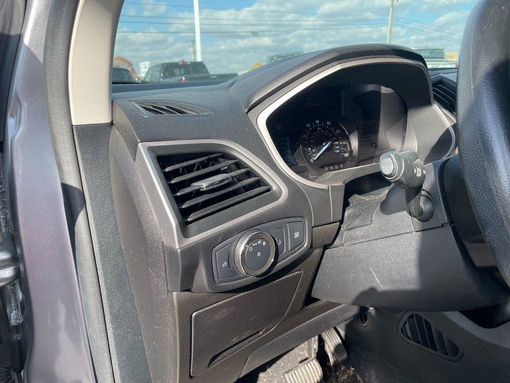 Used 2021 Ford Edge SE image 18