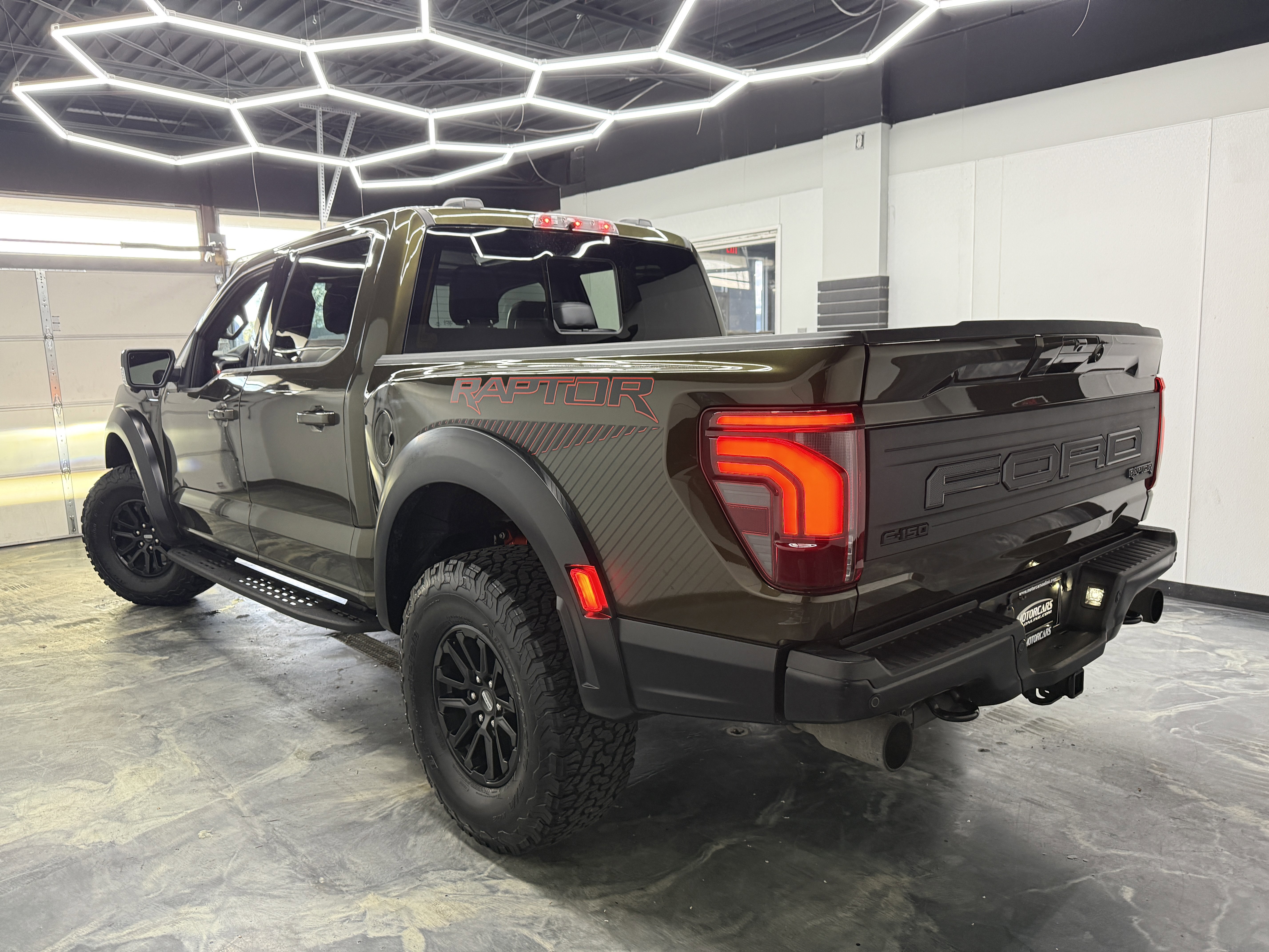Used 2025 Ford F150 Raptor AWD/4WD image 3
