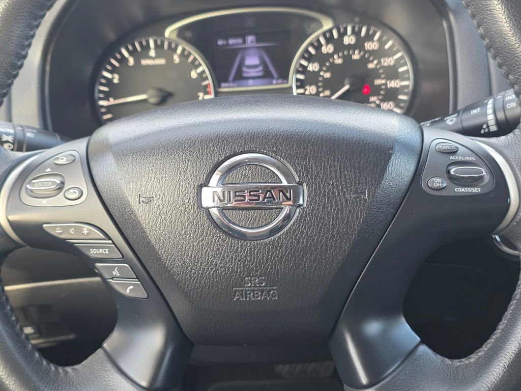 Used 2018 Nissan Pathfinder SV image 20
