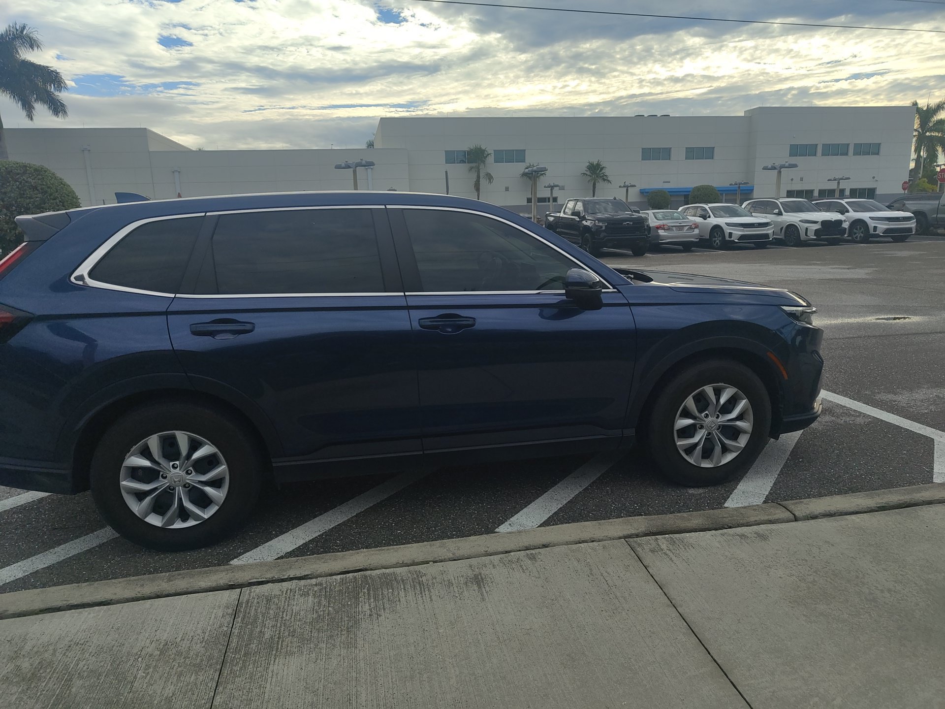 Used 2023 Honda CR-V LX image 12