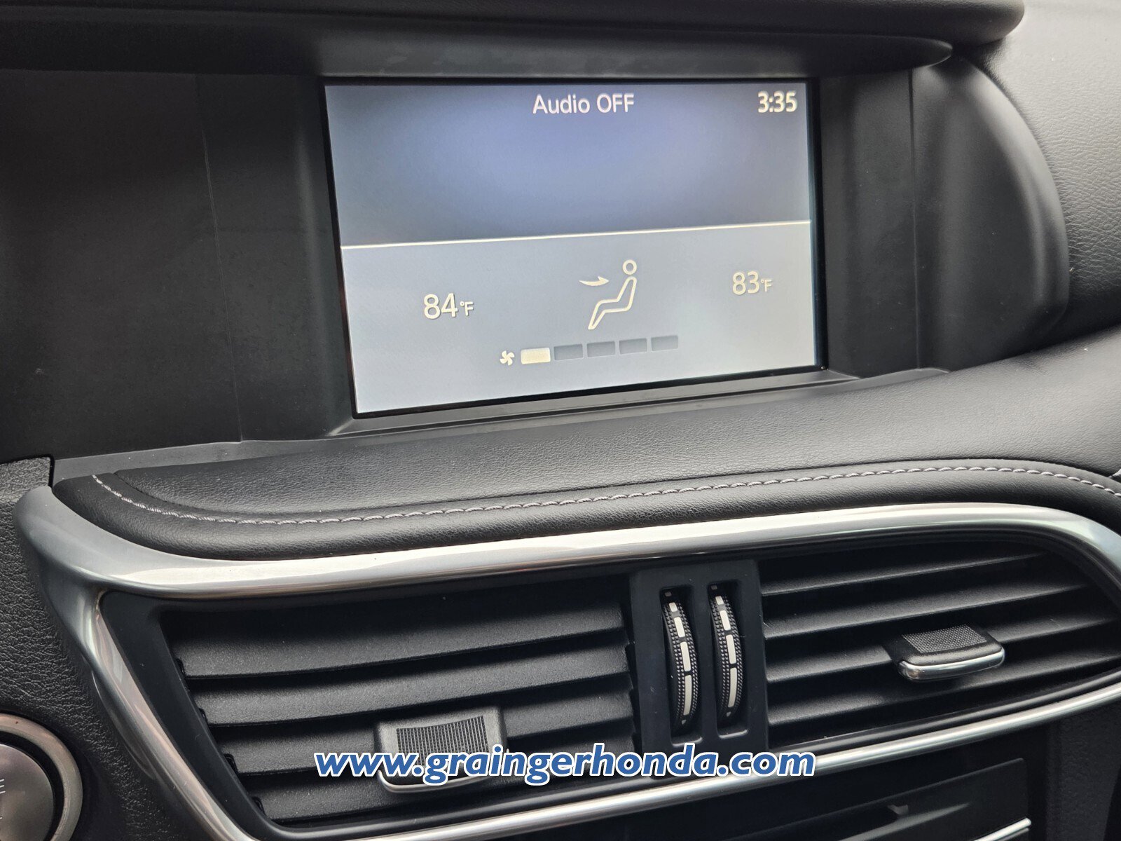 Used 2018 INFINITI QX30 image 18