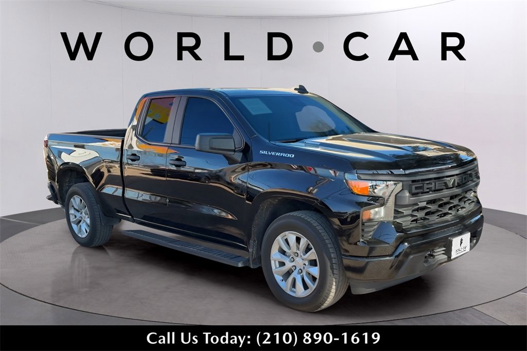 Used 2024 Chevrolet Silverado 1500 Custom image 1