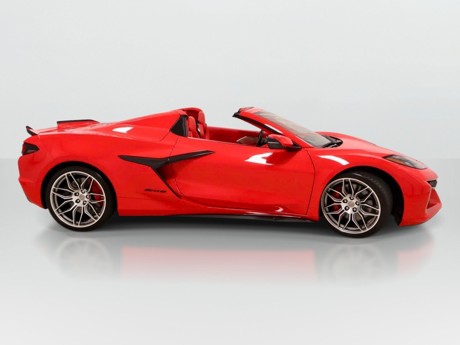 Used 2024 Chevrolet Corvette Z06 RWD image 6