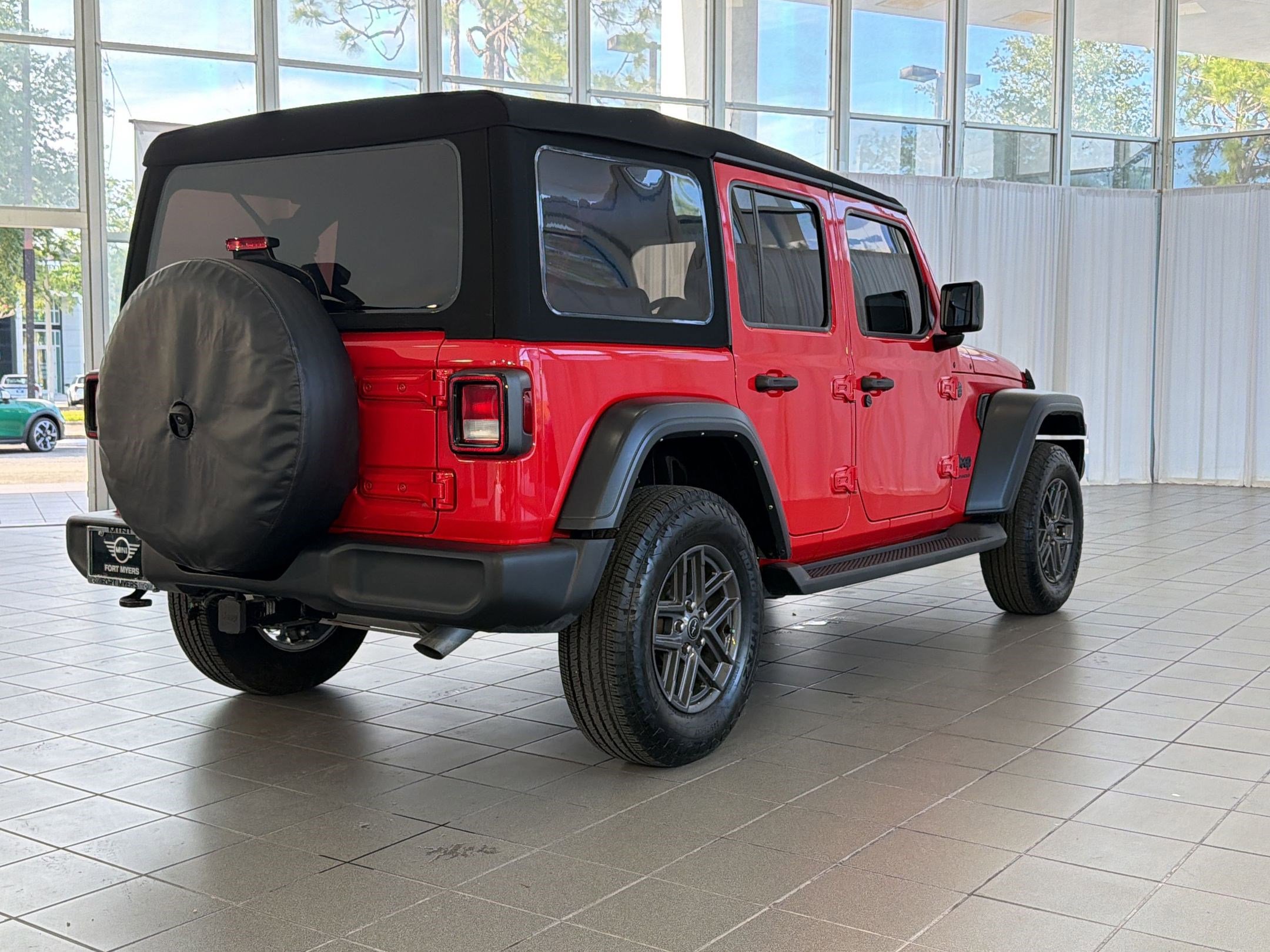 Used 2024 Jeep Wrangler Unlimited Sport AWD/4WD image 9