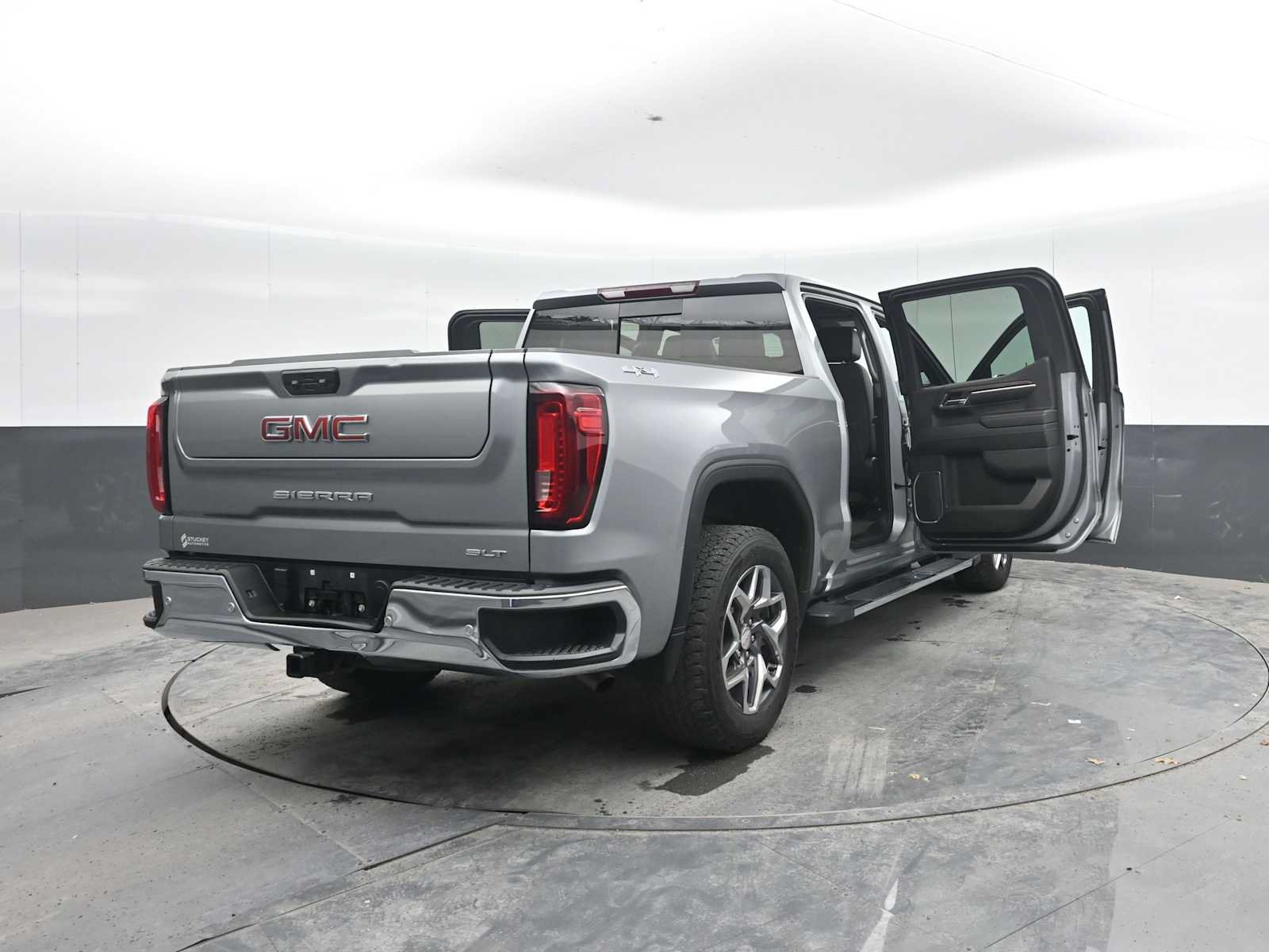 Used 2024 GMC Sierra 1500 SLT w/ SLT Premium Plus Package AWD/4WD image 37