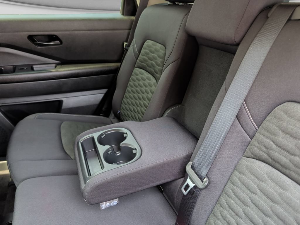 Used 2025 Nissan Pathfinder SV AWD/4WD image 33